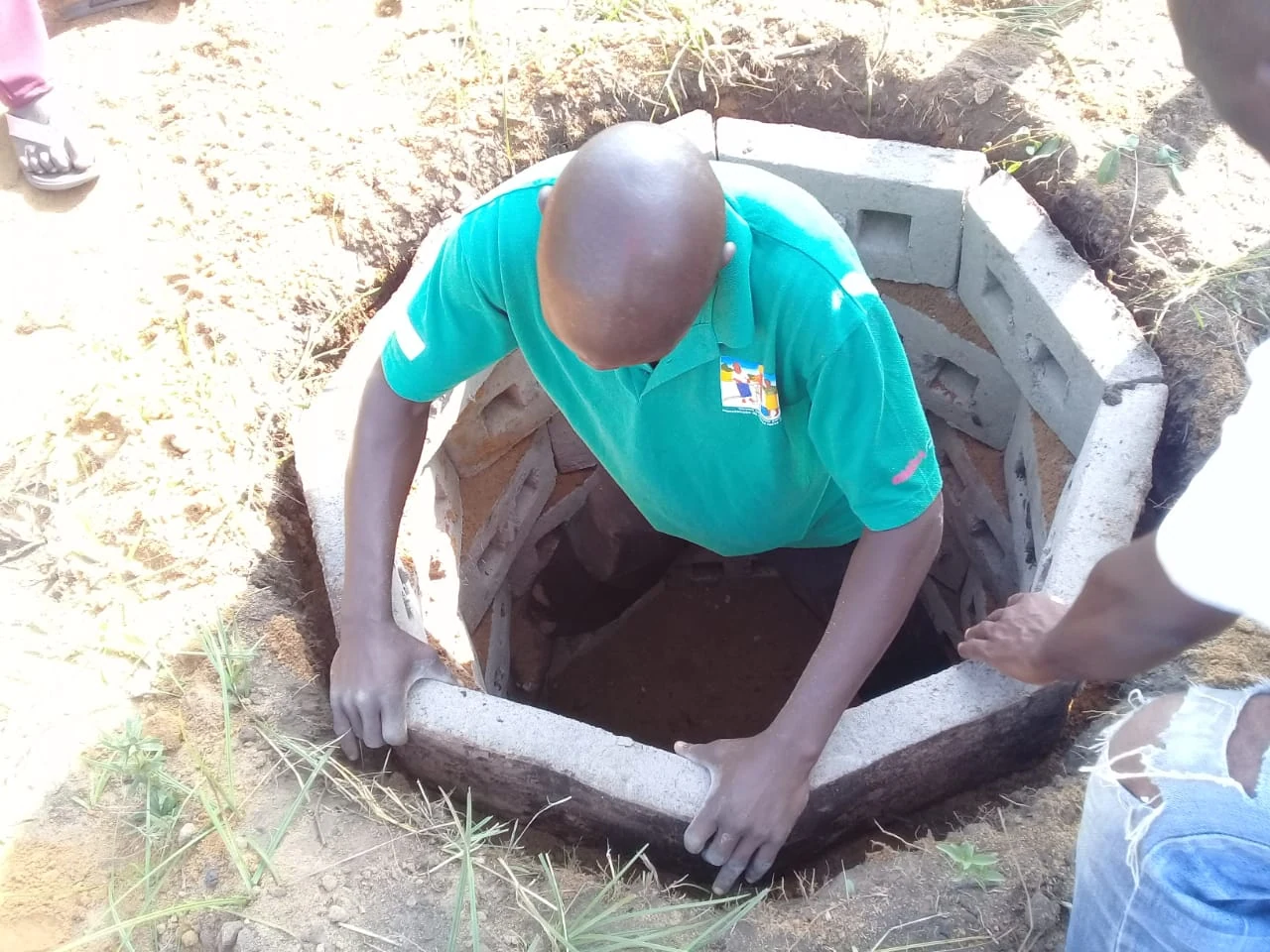 AMURT team supports Cyclone Idai survivors in Mozambique — AMURT project photograph