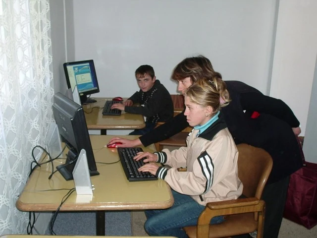 Romania – Youth and Childrens Progams — AMURT project photograph