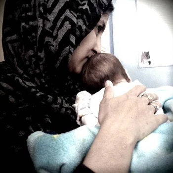 Creating safe spaces for refugee mothers in Greece — AMURT project photograph