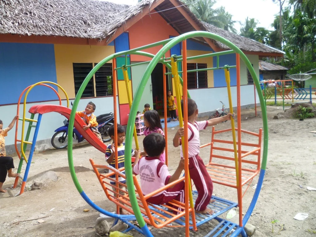 Indonesia – Padang Earthquake Response 2009 – 2012 — AMURT field report