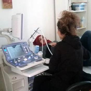 Creating safe spaces for refugee mothers in Greece — AMURT project photograph